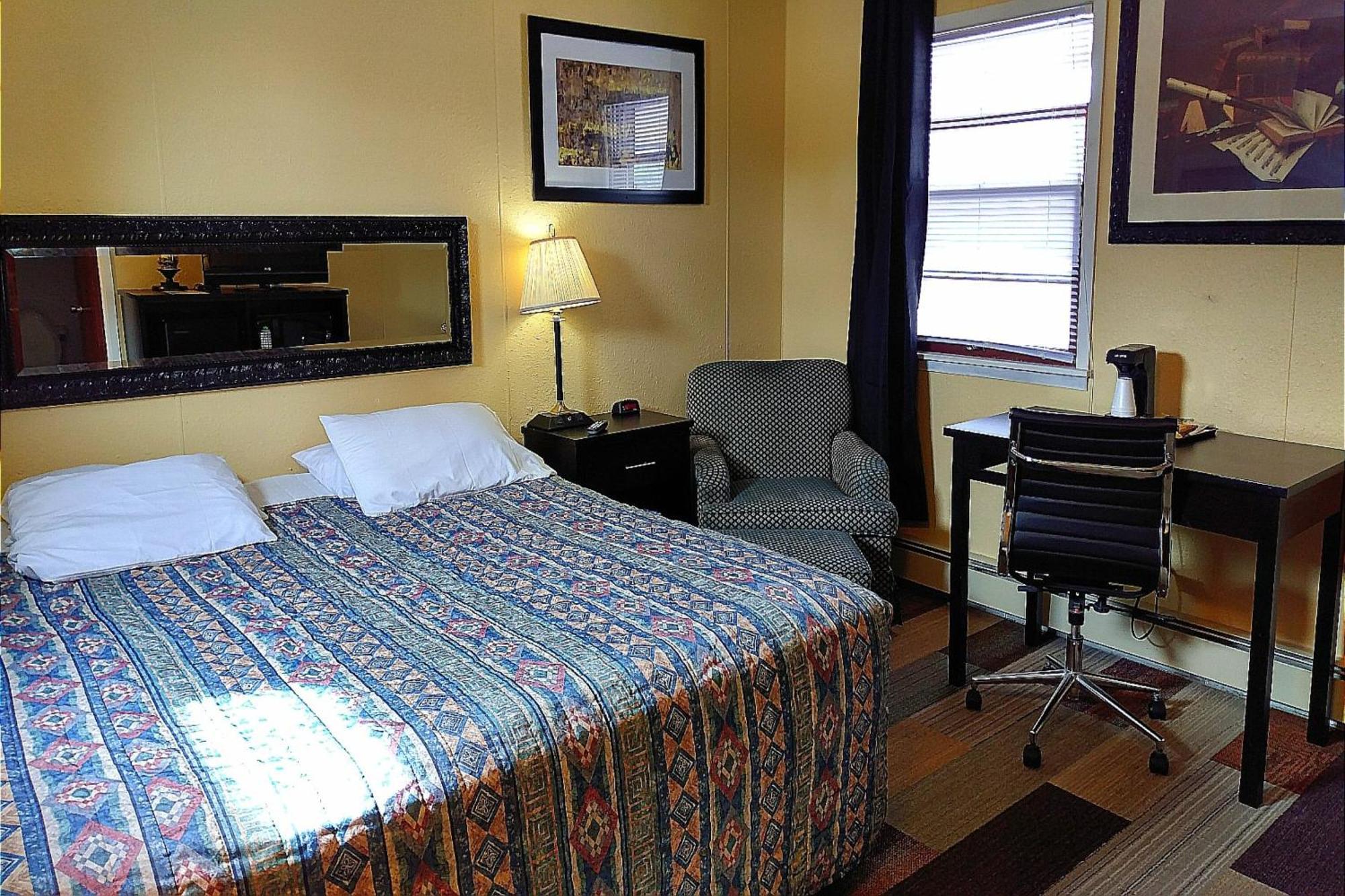 Colonial Inn Extended Stay By Oyo New Ulm Esterno foto